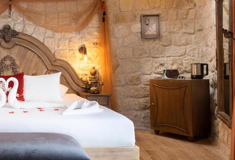 اتاق لوکس با بالکن, Elysion Cave Suites