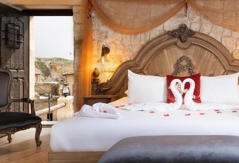 اتاق لوکس با بالکن, Elysion Cave Suites