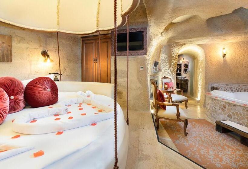 اتاق لوکس با تخت بزرگ, Elysion Cave Suites