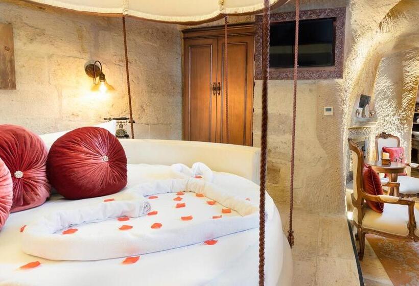 اتاق لوکس با تخت بزرگ, Elysion Cave Suites