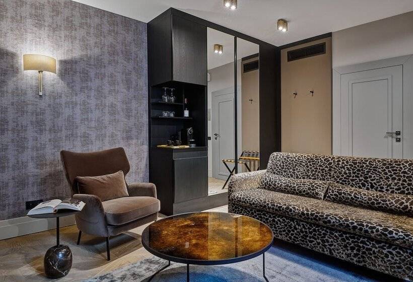 سوییت, H15 Luxury Palace   Destigo Hotels