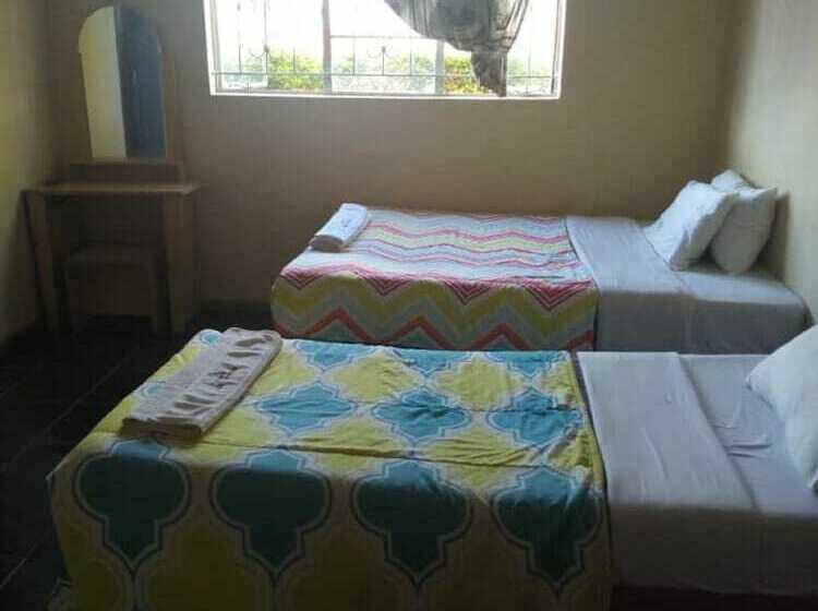اتاق استاندارد, Namwambula Mpashi Lodge