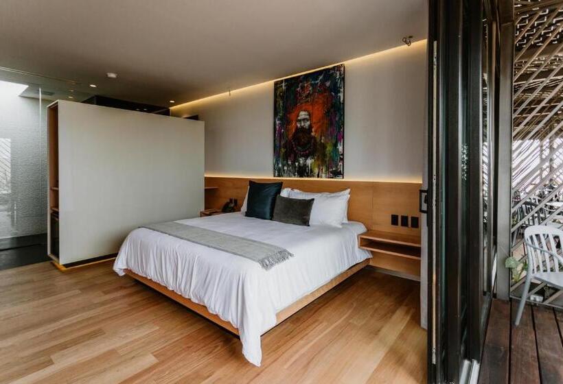 اتاق لوکس, Tá Hotel De Diseño