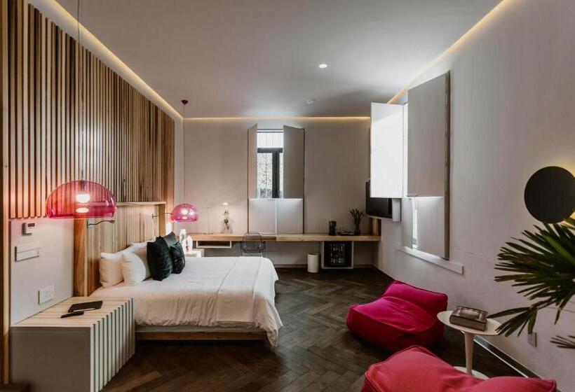 سوییت, Tá Hotel De Diseño
