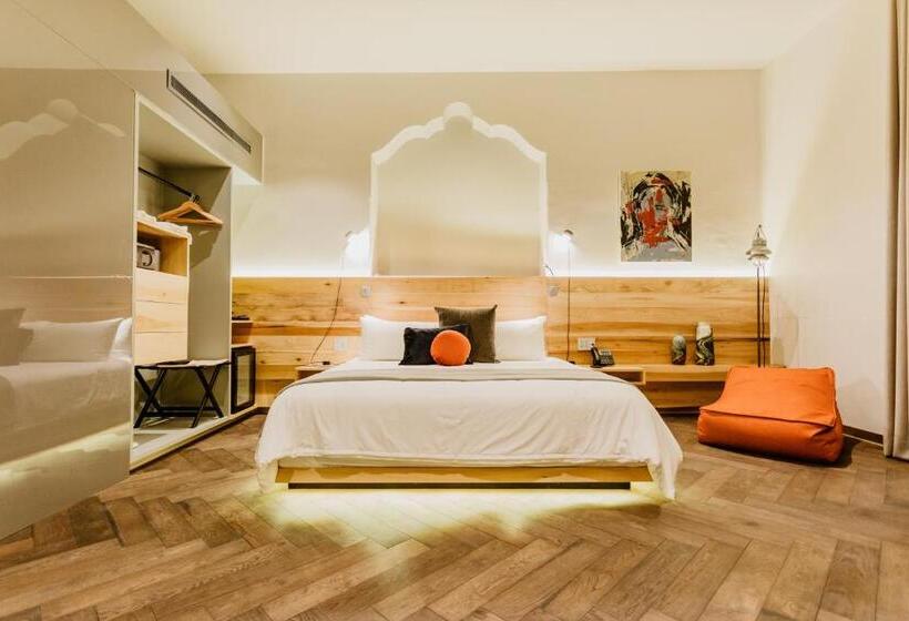 سوییت, Tá Hotel De Diseño