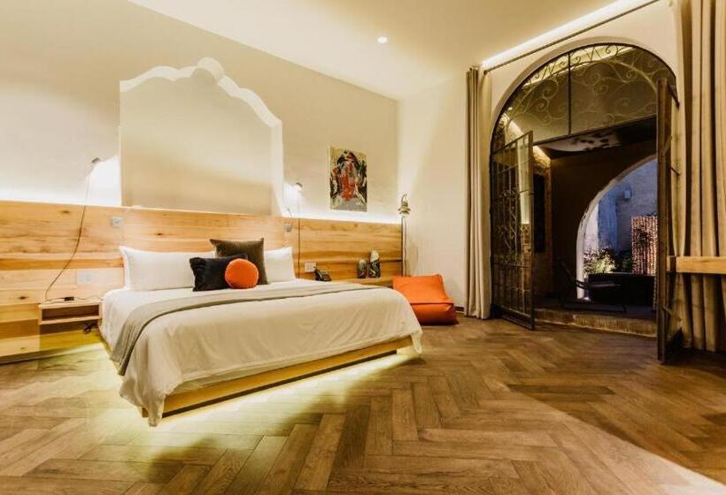 سوییت, Tá Hotel De Diseño