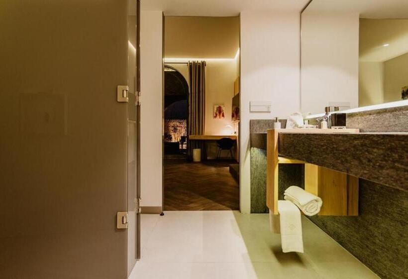 سوییت, Tá Hotel De Diseño