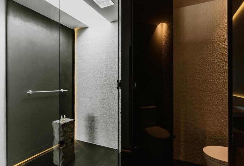 اتاق لوکس, Tá Hotel De Diseño