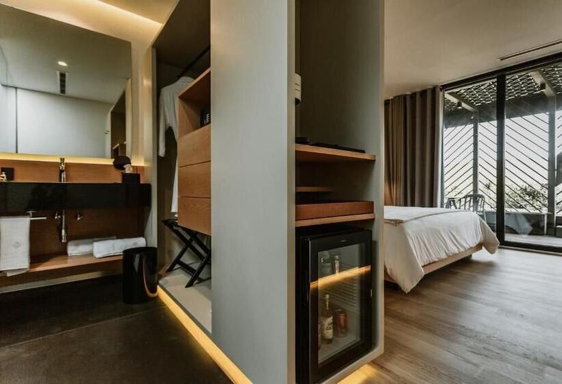 اتاق لوکس, Tá Hotel De Diseño