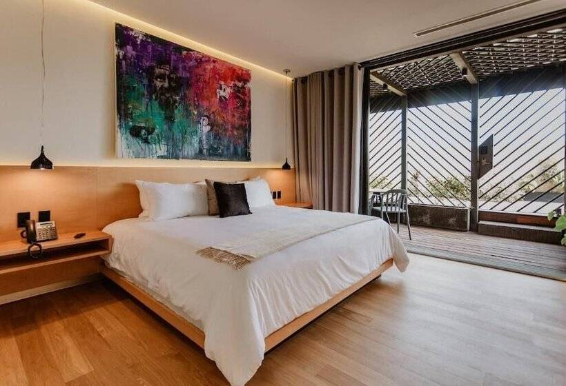 اتاق لوکس, Tá Hotel De Diseño