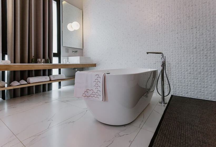 سوییت, Tá Hotel De Diseño