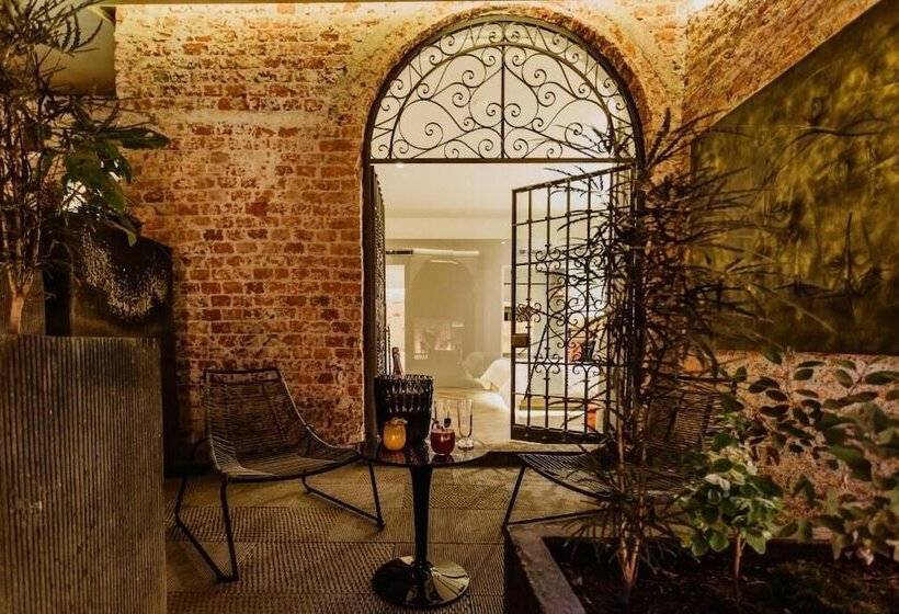 سوییت, Tá Hotel De Diseño