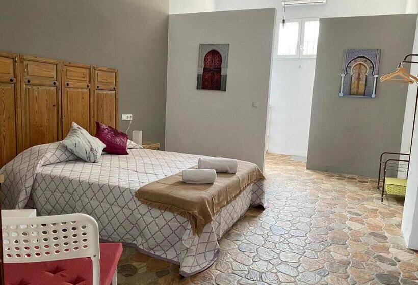 استودیوی استاندارد, Devmani Hotel Rural