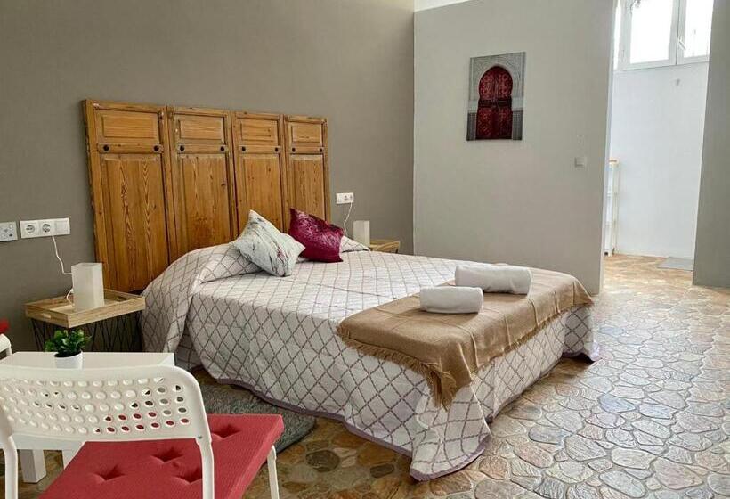 استودیوی استاندارد, Devmani Hotel Rural