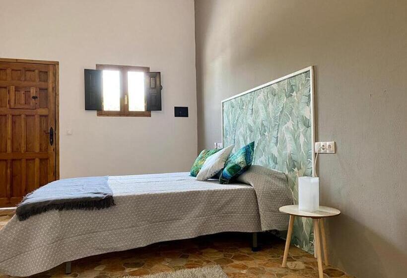 استودیوی لوکس, Devmani Hotel Rural