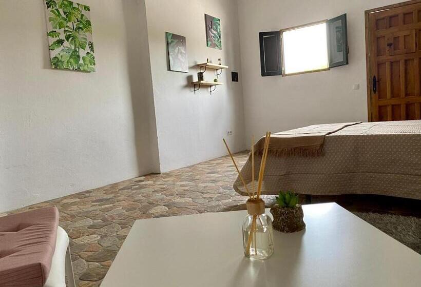 استودیوی لوکس, Devmani Hotel Rural