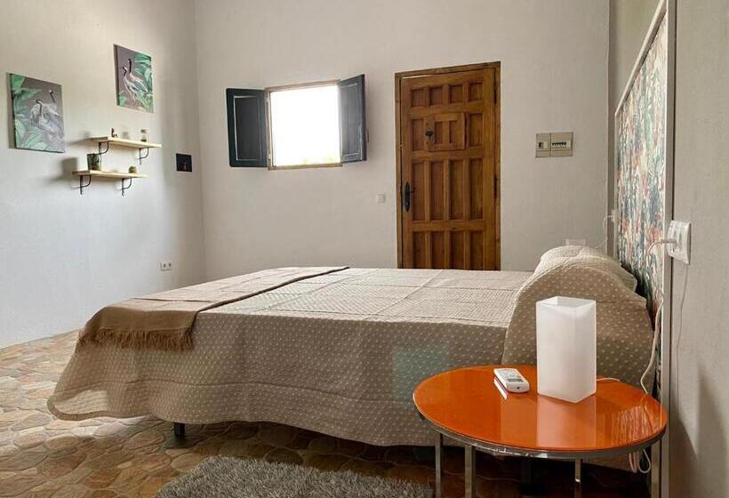 استودیوی لوکس, Devmani Hotel Rural