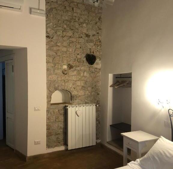 اتاق لوکس با بالکن, B&b Le Principesse