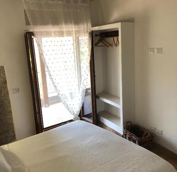 اتاق استاندارد با چشم‌انداز دریا, B&b Le Principesse