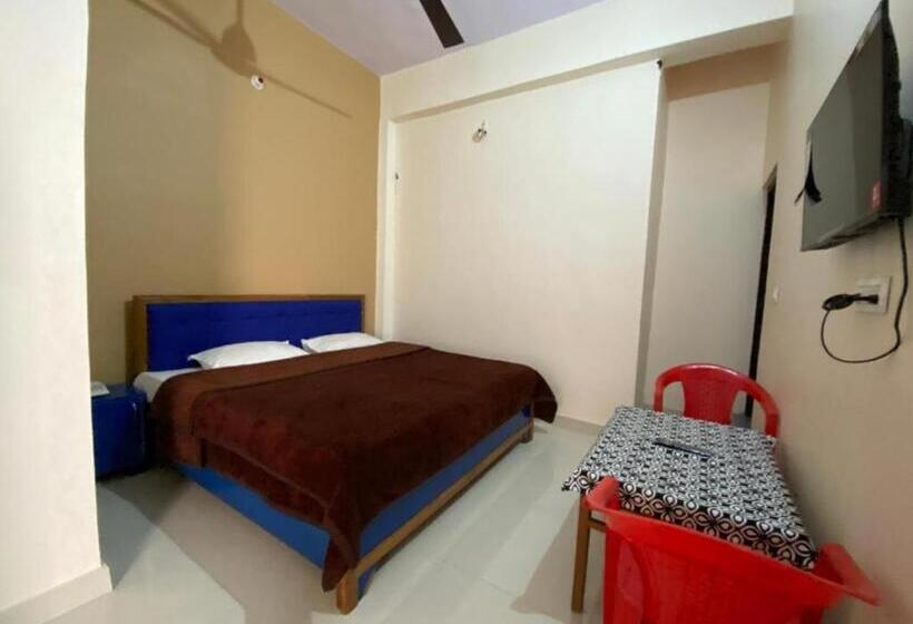 اتاق لوکس, Goroomgo Kanara Hotel Bhimtal   Parking Facilities   Excellent Service