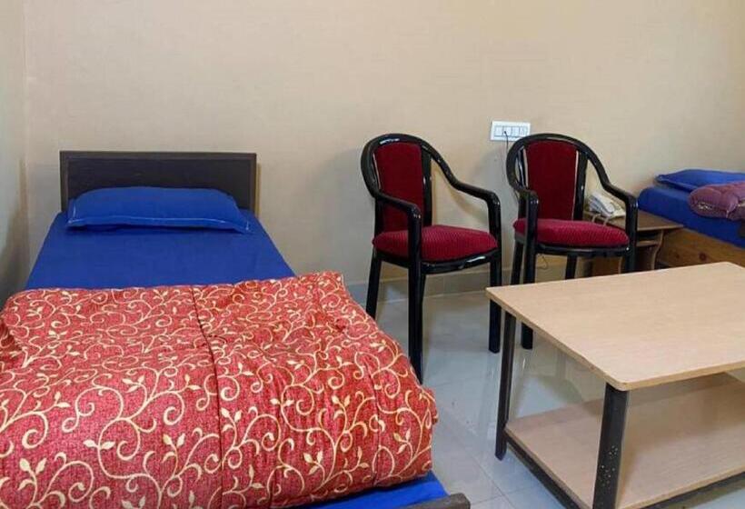 اتاق استاندارد, Goroomgo Kanara Hotel Bhimtal   Parking Facilities   Excellent Service