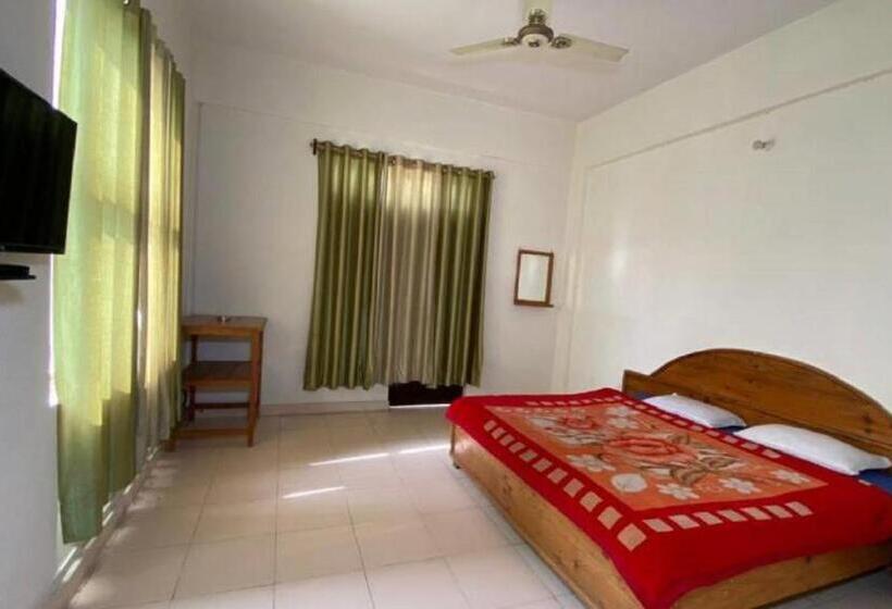 اتاق استاندارد, Goroomgo Kanara Hotel Bhimtal   Parking Facilities   Excellent Service