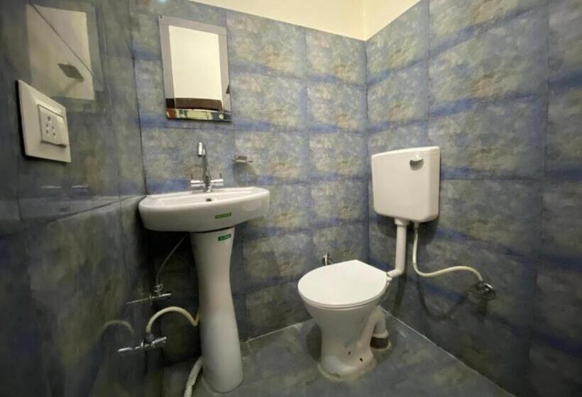 اتاق اکونومی, Goroomgo Kanara Hotel Bhimtal   Parking Facilities   Excellent Service
