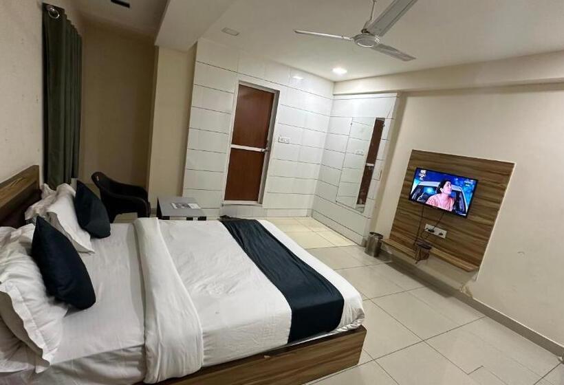 اتاق لوکس, New Shiv Kunj