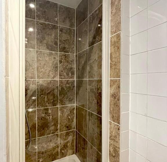 اتاق استاندارد, The Lodge Bournemouth