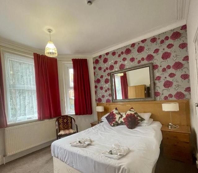 اتاق لوکس, The Lodge Bournemouth
