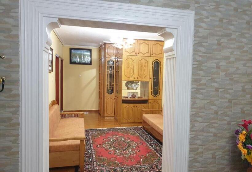آپارتمان 1 خوابه با بالکن, Jordhani S House