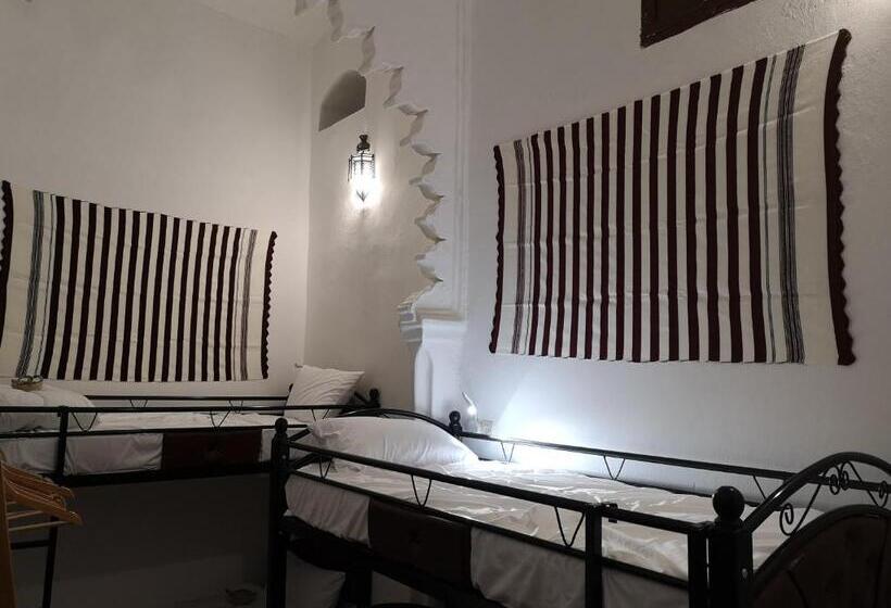 اتاق چهار تخته با دستشویی مشترک, Riad & Café Culturel Bab El Fan