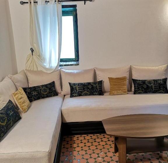 سوییت خانوادگی, Riad & Café Culturel Bab El Fan