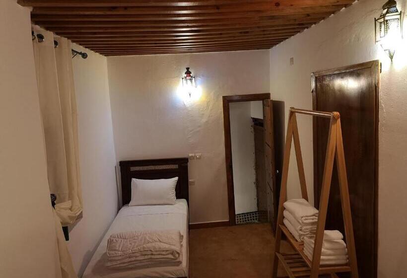 اتاق استاندارد سه نفره, Riad & Café Culturel Bab El Fan