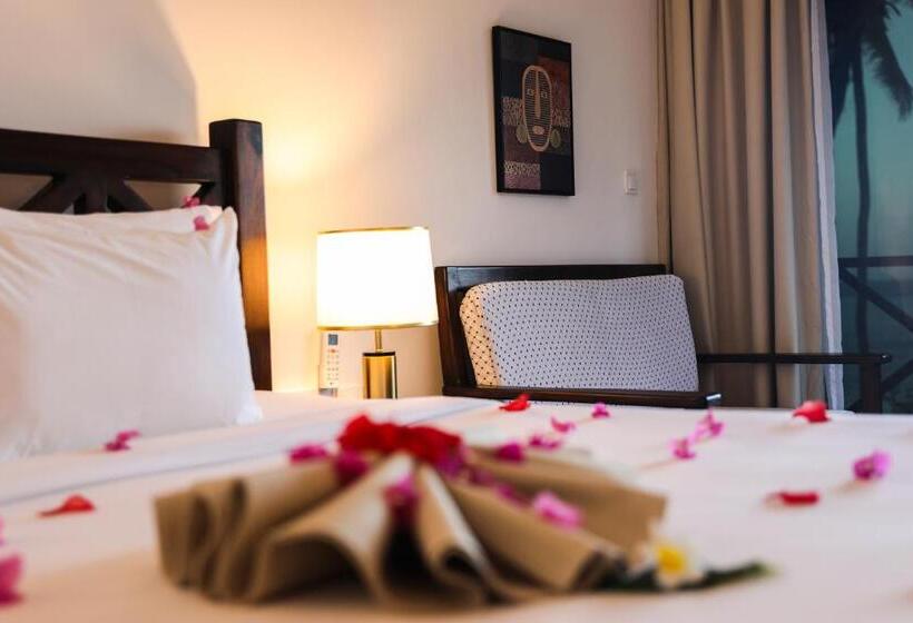 اتاق اساندارد با چشم‌انداز جانبی به دریا, Alladin Boutique Beach Hotel And Spa Zanzibar