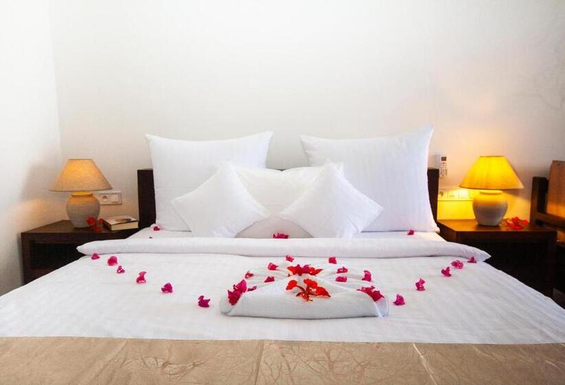 اتاق اساندارد با چشم‌انداز جانبی به دریا, Alladin Boutique Beach Hotel And Spa Zanzibar