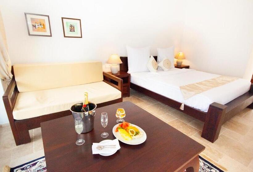اتاق اساندارد با چشم‌انداز جانبی به دریا, Alladin Boutique Beach Hotel And Spa Zanzibar
