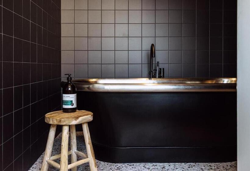 سوئیت کلاب, Le Garage Biarritz