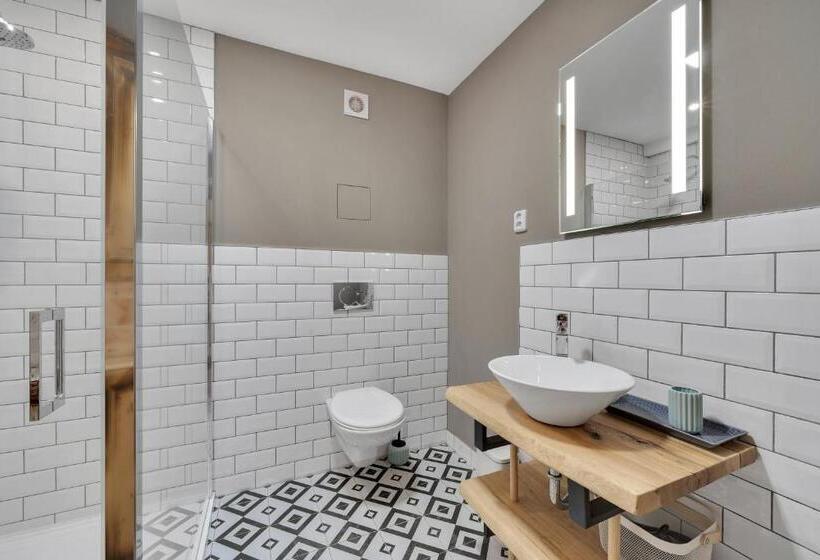 استودیوی استاندارد, Joy Aparthotel Keilberg
