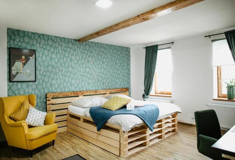 استودیوی استاندارد, Joy Aparthotel Keilberg