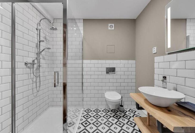 استودیوی استاندارد, Joy Aparthotel Keilberg