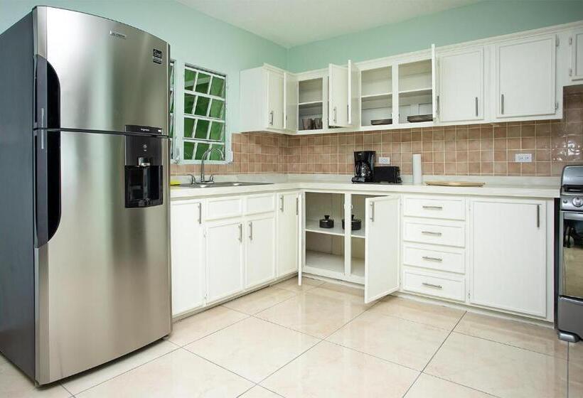 اتاق سوپریور با تخت بزرگ, Diamond Gem Residence
