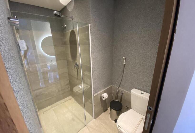 سوئیت پریمیوم, Hot Beach Suites