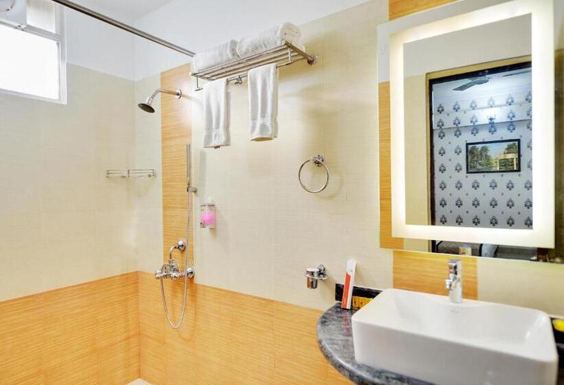 اتاق سوپریور با تخت بزرگ, The Liverpool Blue Hotels