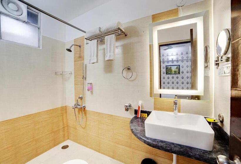 اتاق سوپریور با تخت بزرگ, The Liverpool Blue Hotels