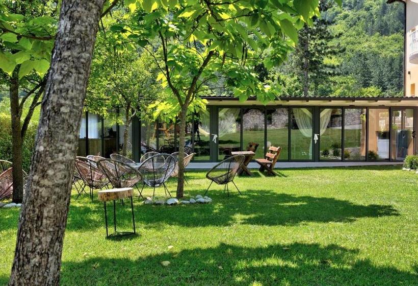 اتاق استاندارد چهارنفره با بالکن, Vila Sunce Village Resort Konjic