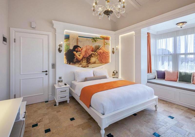 اتاق لوکس با بالکن, Monreve Alaçatı