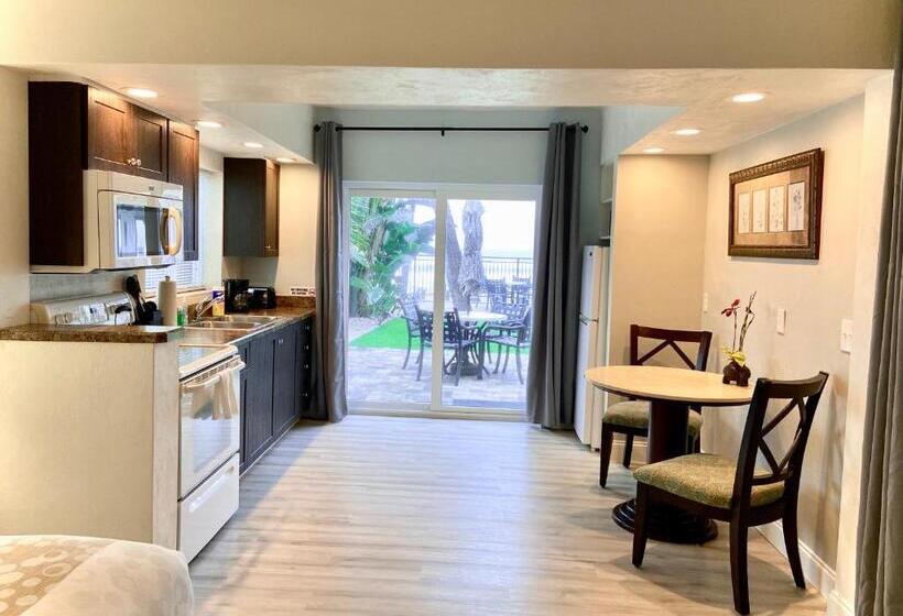 سوئیت با تخت بزرگ, Organic Beach Retreat