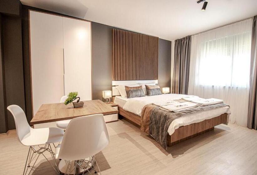 استودیوی استاندارد, Oasis Apartments