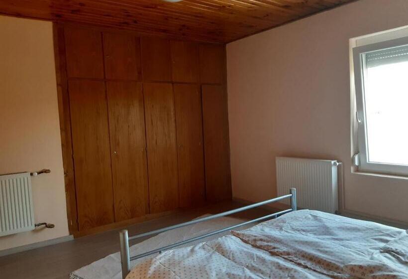 آپارتمان 1 خوابه, Toldi Apartman